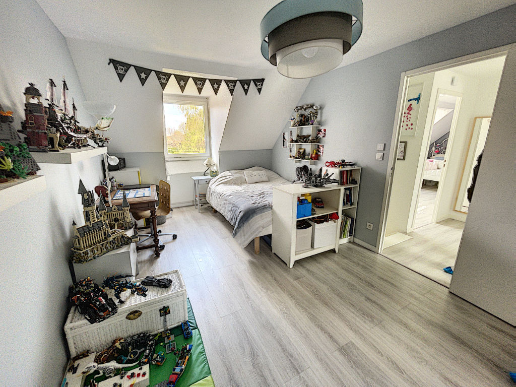 Coeur village de Voisins ,superbe maison individuelle 6 pièces, 118 m²