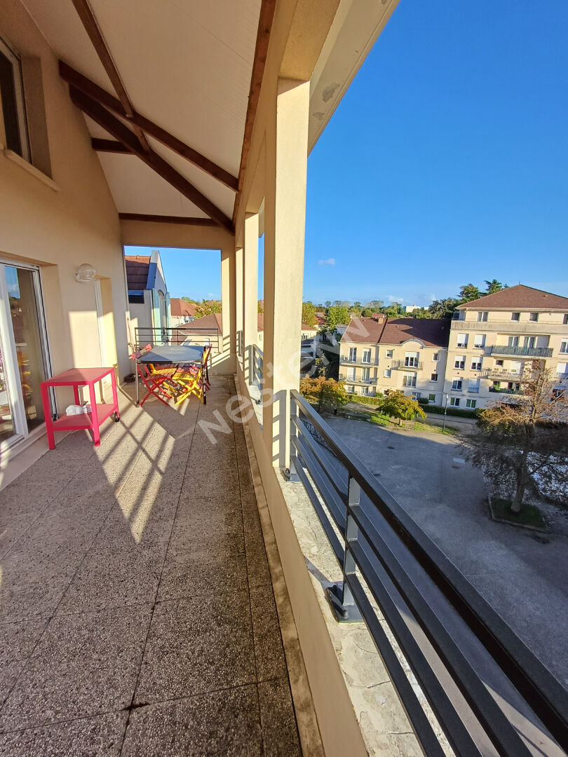 La Mare Jarry, superbe 4 pièces  duplex 117m² (99m² h) en roof top avec terrasse