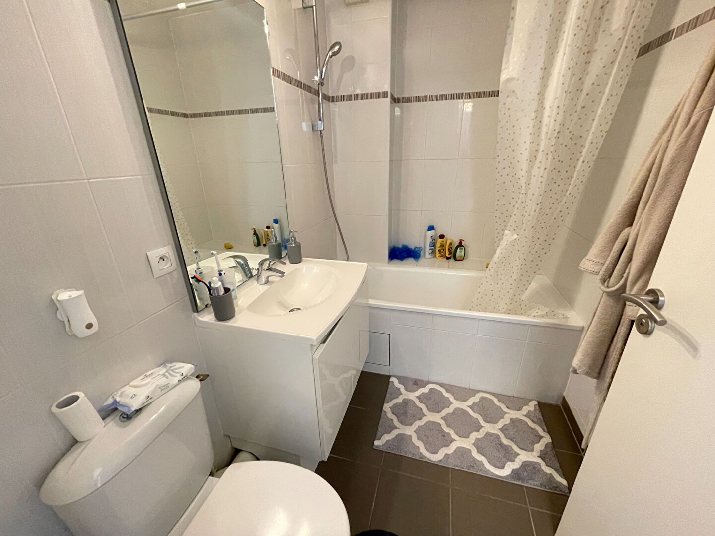 A vendre une maison récente à la décoration actuelle de 4 pièces à CHILLY MAZARIN