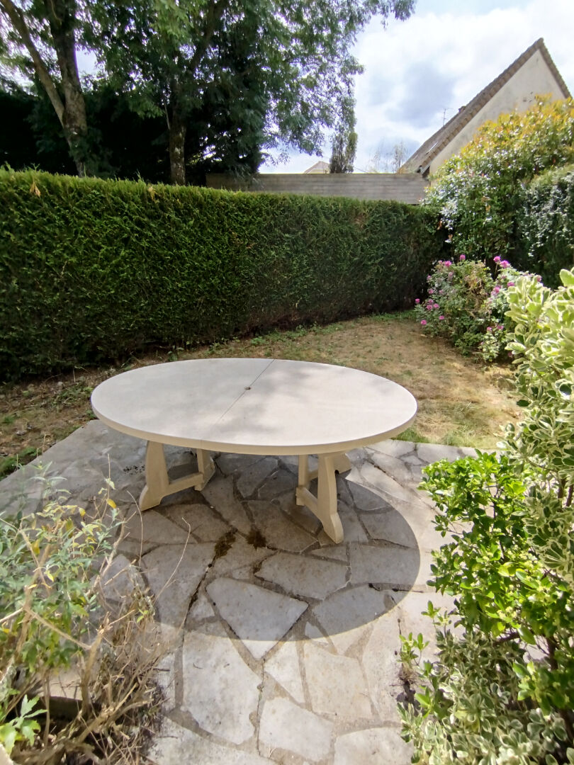A VENDRE F3 EN REZ DE JARDIN VOISINS LE BRETONNEUX 2 CHAMBRES TERRASSE ET JARDIN PRIVATIF