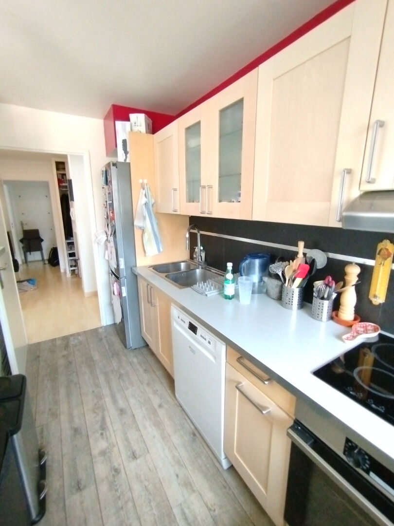 A VENDRE GUYANCOURT LA MARE JARRY APPT 3 PIECES 62 M² EN ETAGE; 2 CHAMBRES. TERRASSE. CAVE ET PARKING EN S/SOL