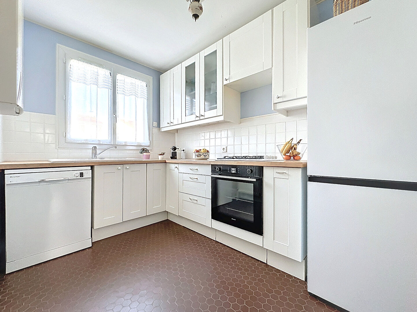 Visite virtuelle disponible, Maison Guyancourt  Village, 5 pièce(s) 97 m2, 3 chambres, au calme sans vis à vis.