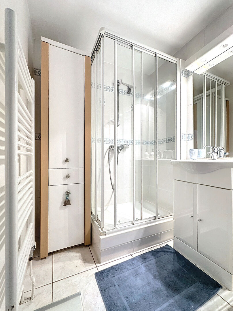 Visite virtuelle disponible, Maison Guyancourt  Village, 5 pièce(s) 97 m2, 3 chambres, au calme sans vis à vis.