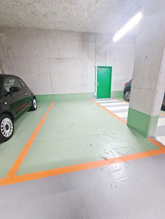 Vente garage-parking à Plaisir (78370)