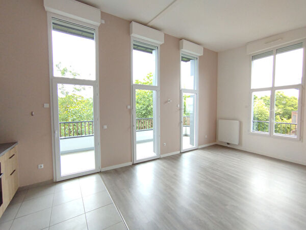 Vente par agence immobiliere aux loges en josas (78350)