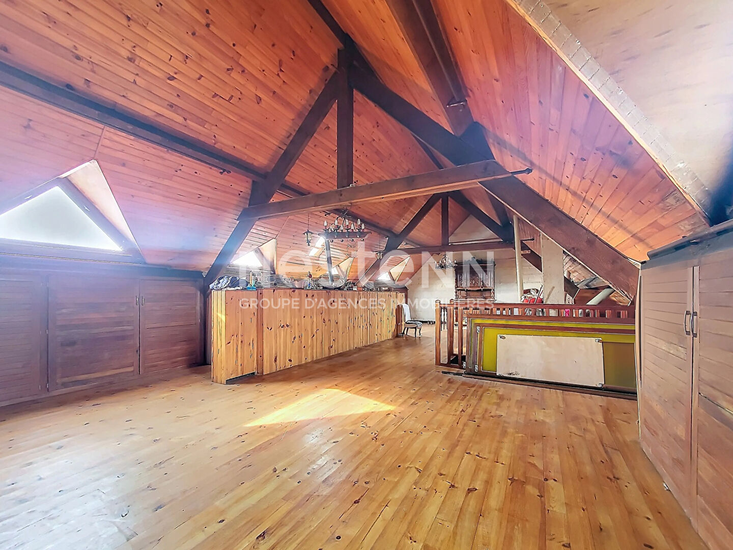 A VENDRE : Maison de 177 m² à Chilly-Mazarin avec fort potentiel et combles aménageables