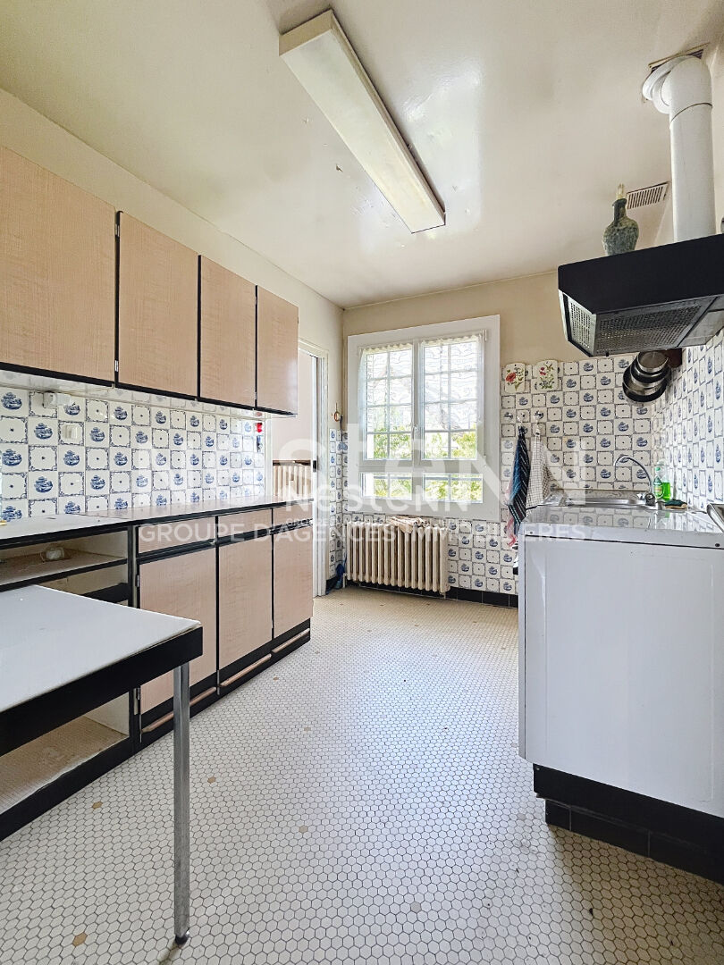 Maison  d'environ  152m² sur sous sol total - LONGJUMEAU secteur pavillonnaire