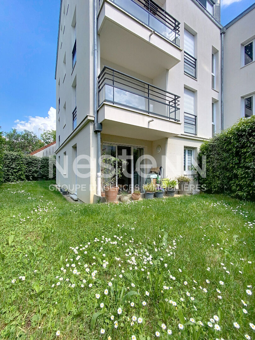 Appartement rdj 174 m² Montigny Le Bretonneux 4 pièces 80 m2 avec 2 places de parking en sous sol
