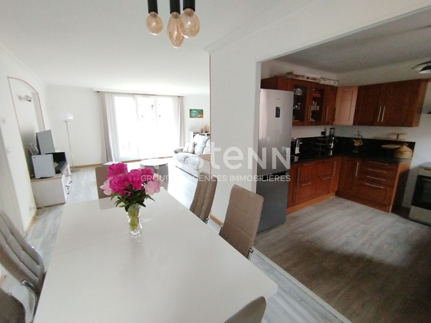 A VENDRE  MONTIGNY LE BX LA SOURDERIE 5 PIECES 99M² EN ETAGE, SEJOUR 34M² 3 CHAMBRES PARKING S/SOL