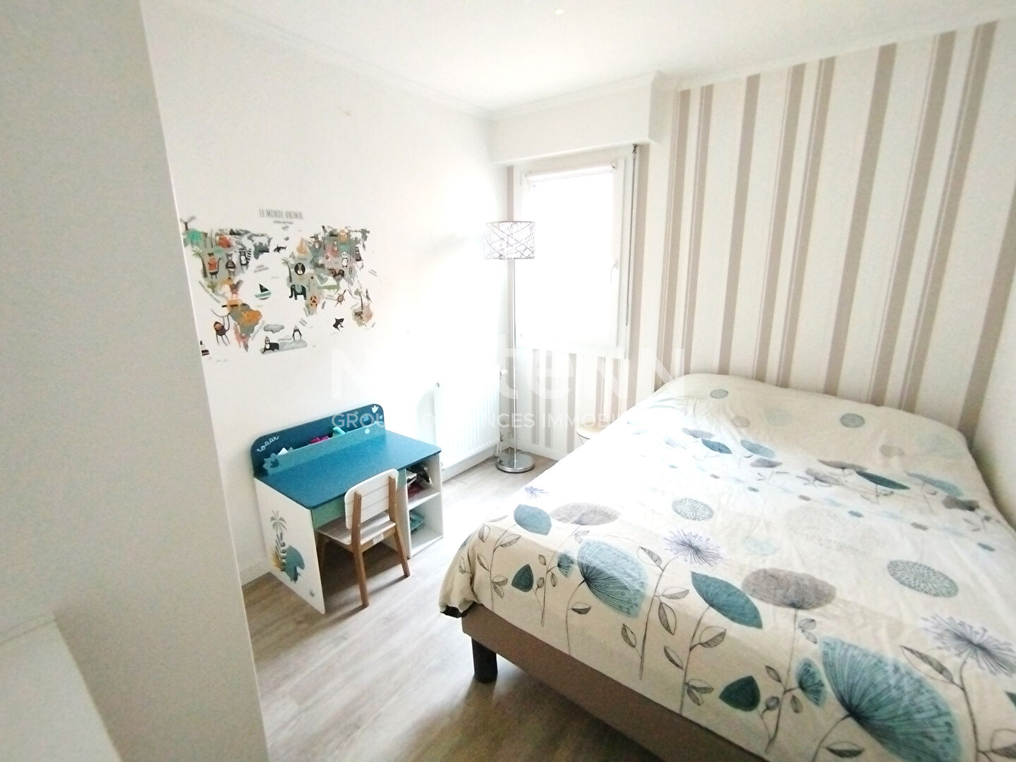 A VENDRE  MONTIGNY LE BX LA SOURDERIE 5 PIECES 99M² EN ETAGE, SEJOUR 34M² 3 CHAMBRES PARKING S/SOL