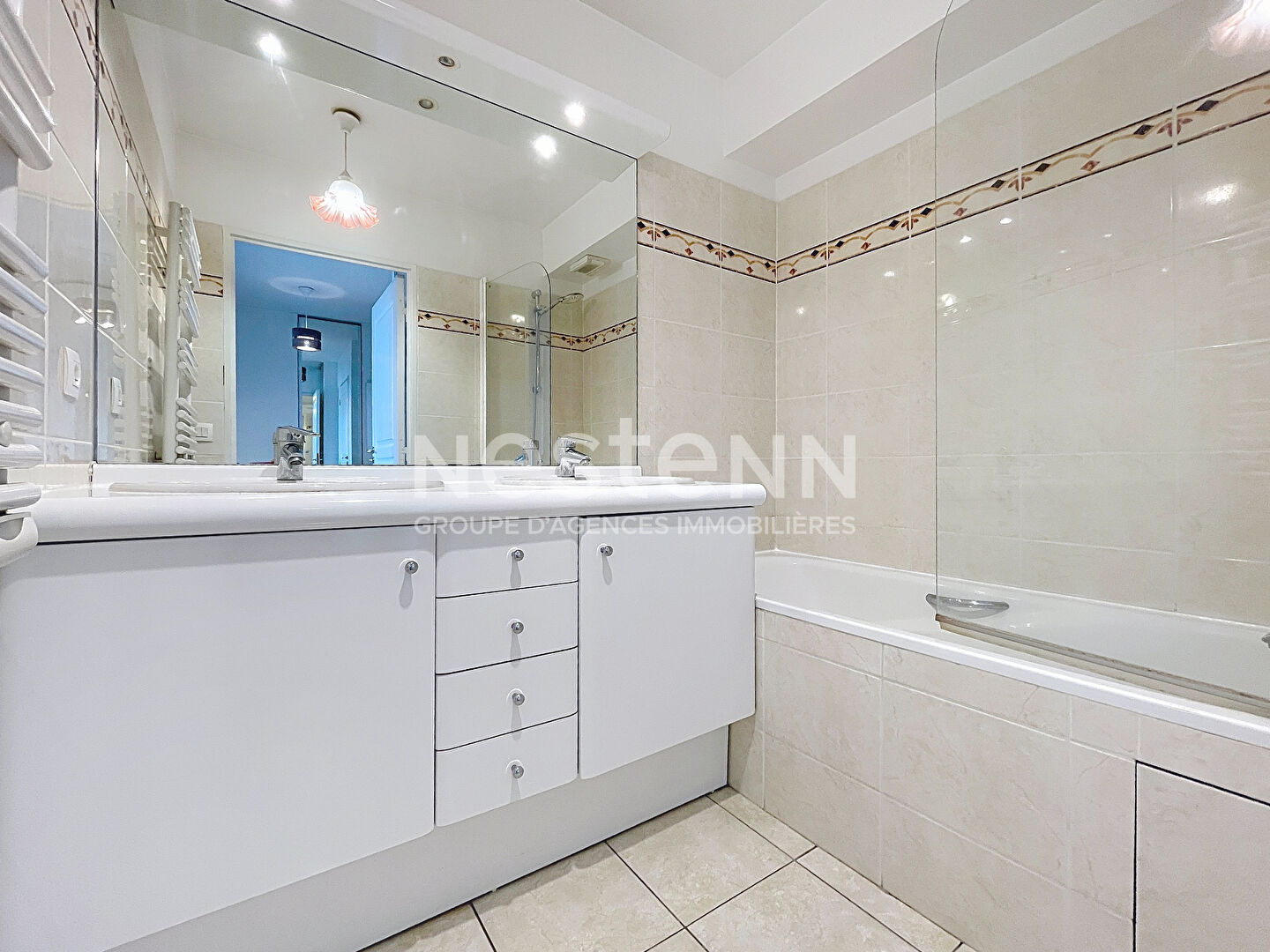 Appartement Saint Cyr L Ecole 3 pièce(s) avec box en sous-sol