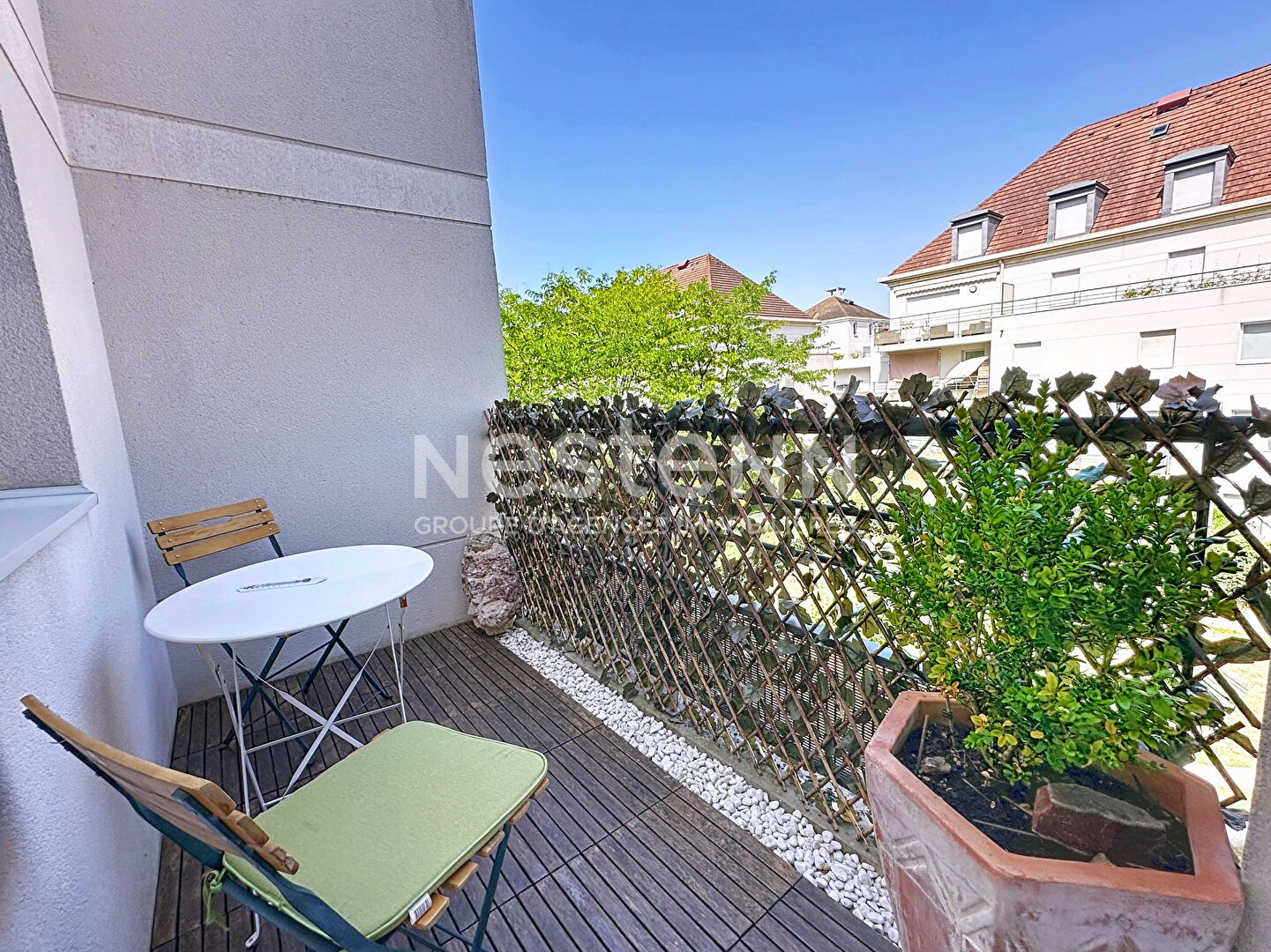 Quartier du Village - Appartement avec 2 balcons à Montigny Le Bretonneux 2 pièce(s) 51.5 m2 -  1 place de parking 1 cave