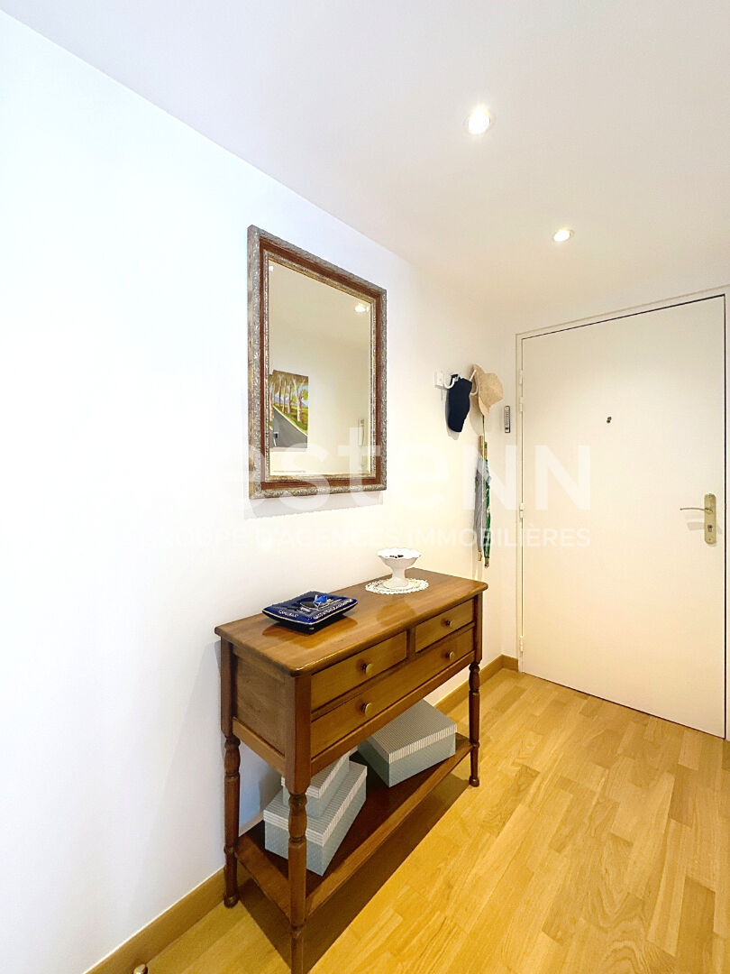 Quartier du Village - Appartement avec 2 balcons à Montigny Le Bretonneux 2 pièce(s) 51.5 m2 -  1 place de parking 1 cave