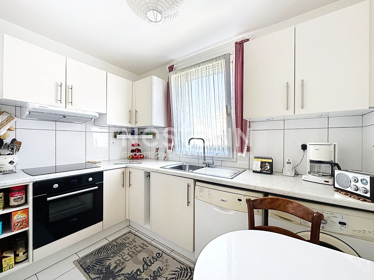 Quartier du Village - Appartement avec 2 balcons à Montigny Le Bretonneux 2 pièce(s) 51.5 m2 -  1 place de parking 1 cave
