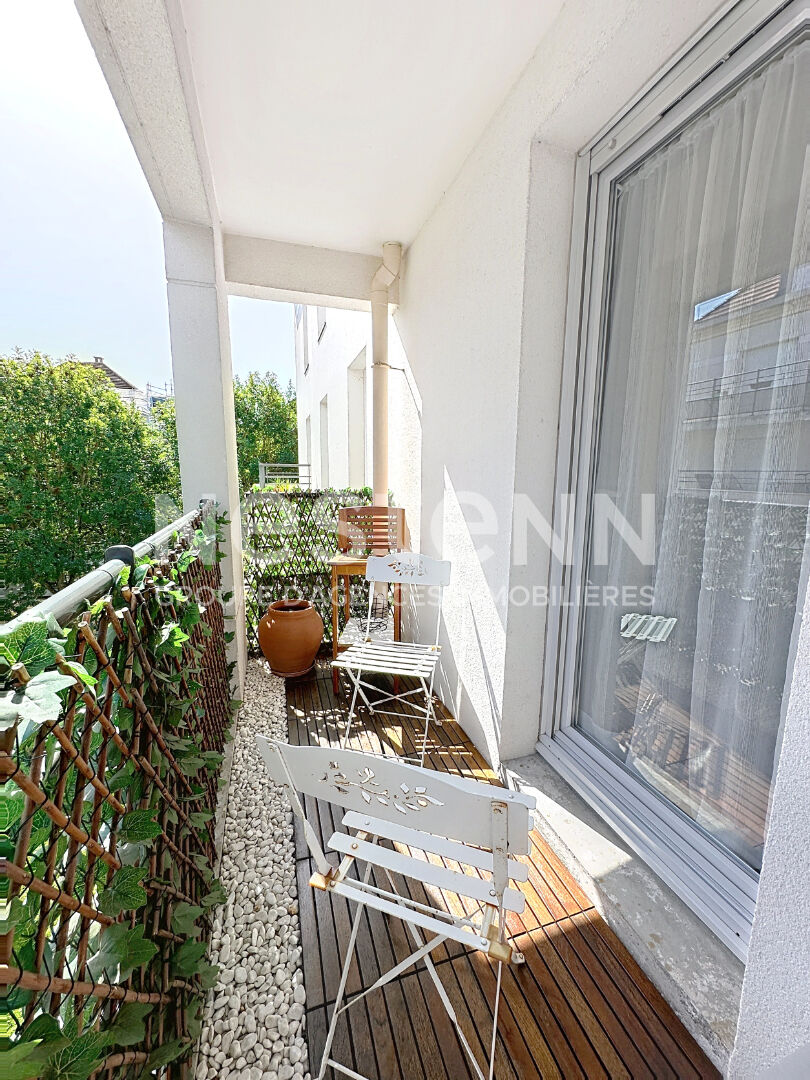 Quartier du Village - Appartement avec 2 balcons à Montigny Le Bretonneux 2 pièce(s) 51.5 m2 -  1 place de parking 1 cave