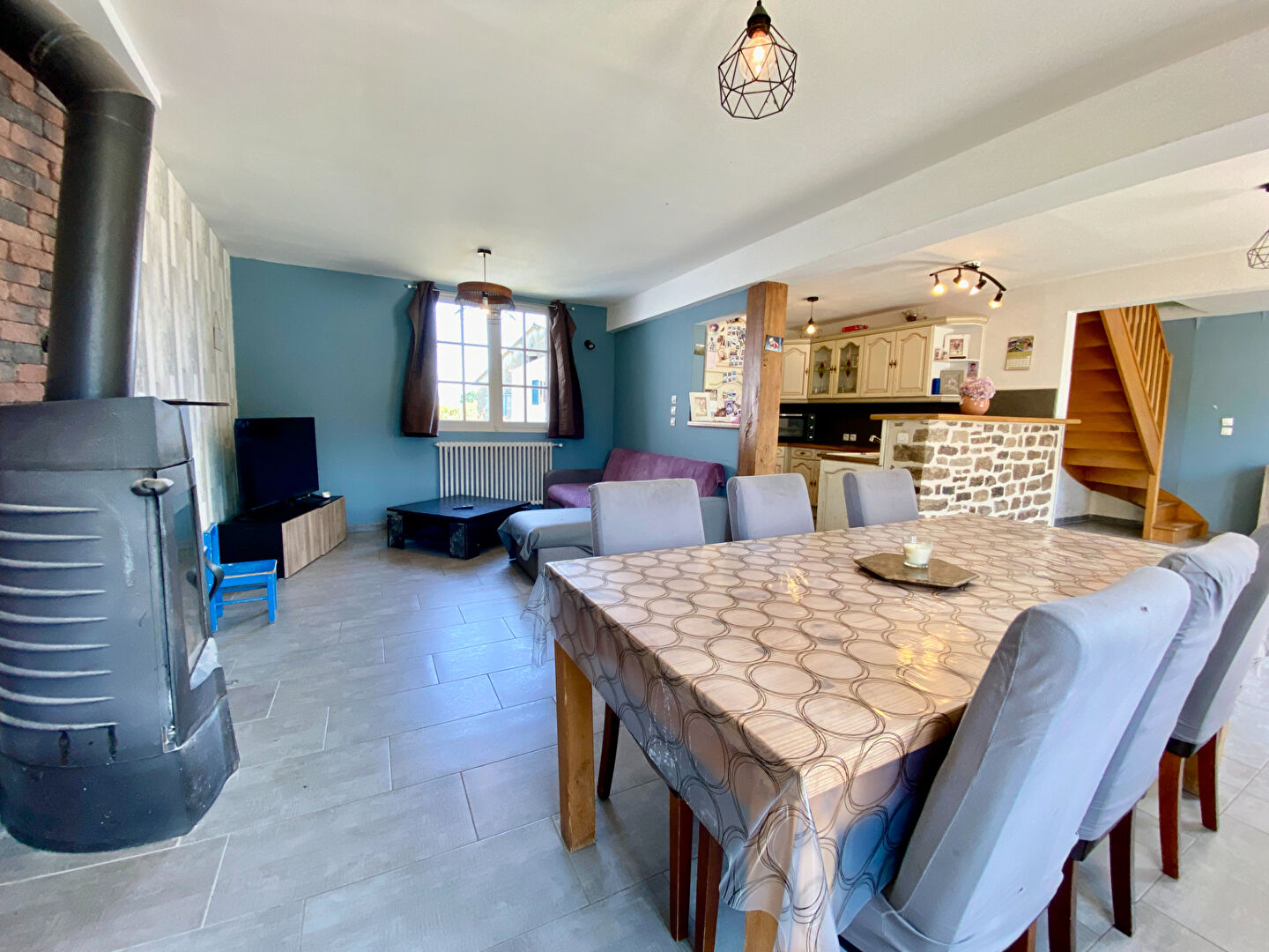 A VENDRE : CORPS DE FERME 7430 m2 AVEC MAISON 3 CHAMBRES ET DEPENDANCES