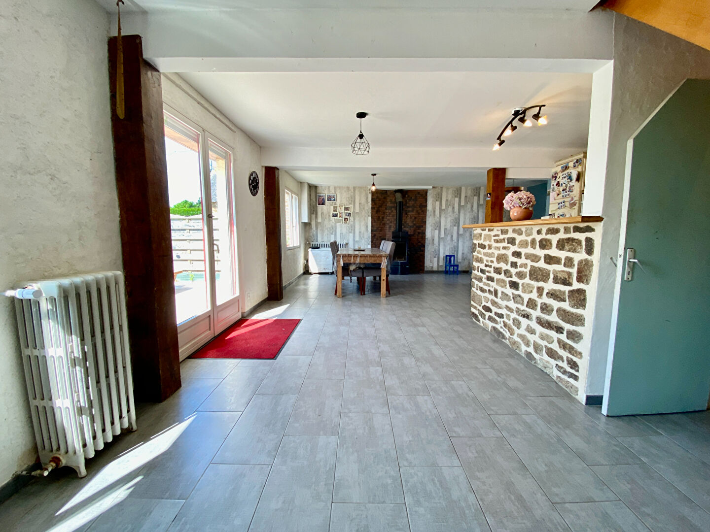 A VENDRE : CORPS DE FERME 7430 m2 AVEC MAISON 3 CHAMBRES ET DEPENDANCES