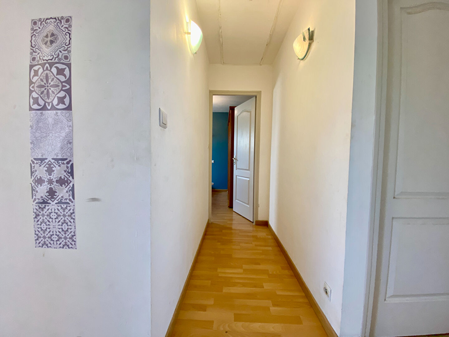 A VENDRE : CORPS DE FERME 7430 m2 AVEC MAISON 3 CHAMBRES ET DEPENDANCES