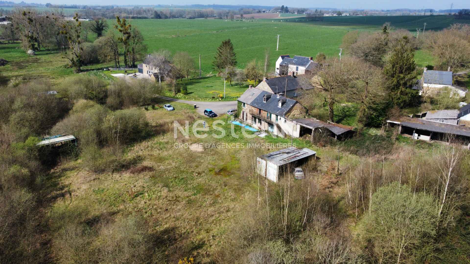Longère de caractère à rénover Meillac sur plus de 7000 m² de terrain