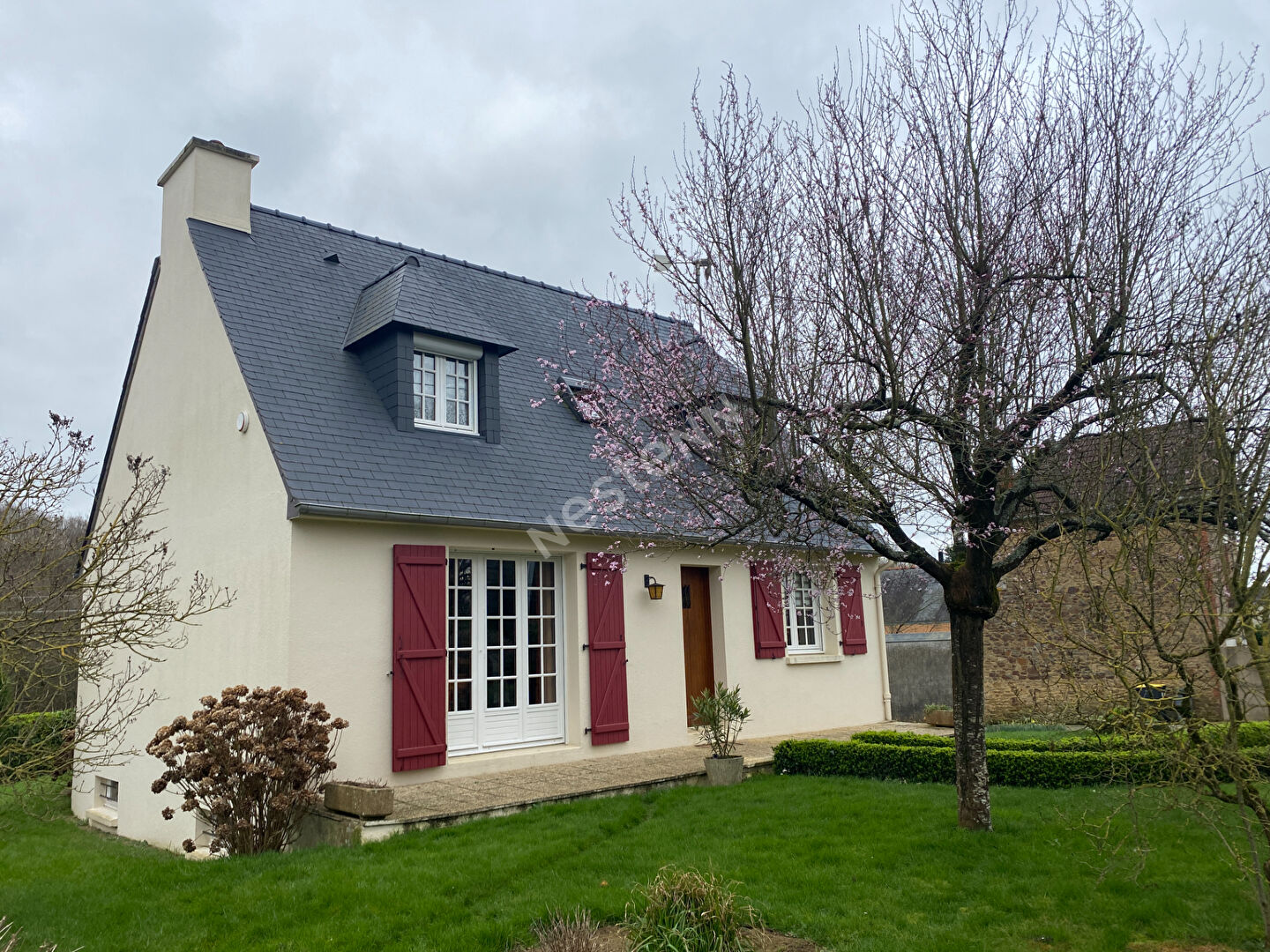À vendre  Maison avec 3 Chambres et Bureau à Montreuil sur Ille - 1000 m² de terrain