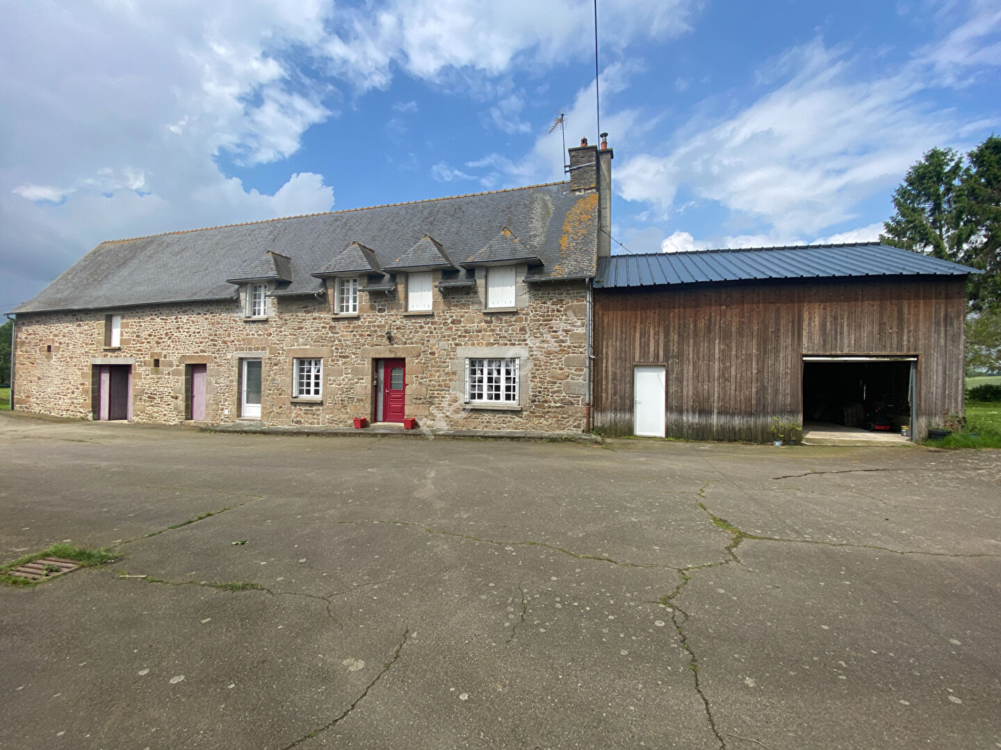 Maison 6 chambres avec gîte indépendant ? Fort potentiel locatif entre Combourg et le Mont-Saint-Michel