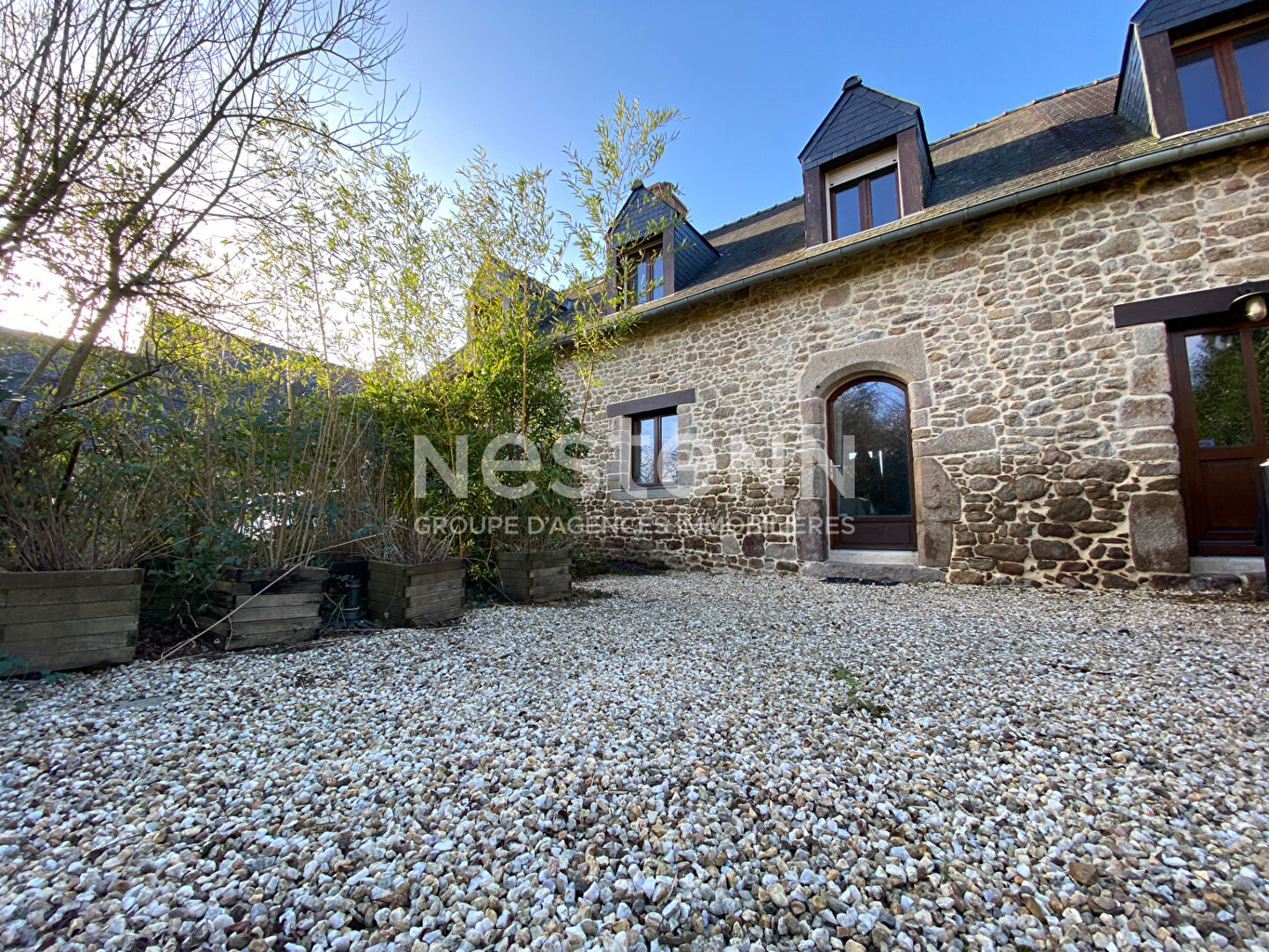 À vendre : Longère de charme avec 4 chambres à Noyal-sous-Bazouges