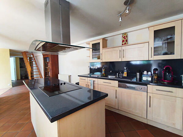 Vente par agence immobiliere à La rochelle (17000)