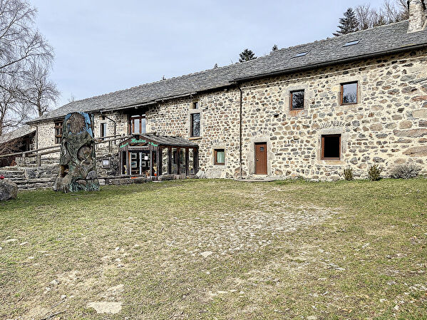 Vente par agence immobiliere au pertuis (43200)