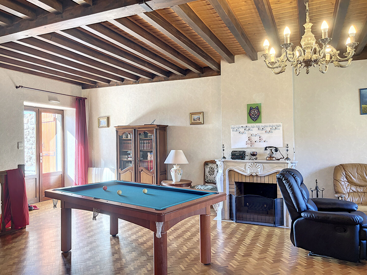 EXCLUSIVITE  ! Grande maison en pierre  avec garage et terrain clos proche centre  de GRAZAC