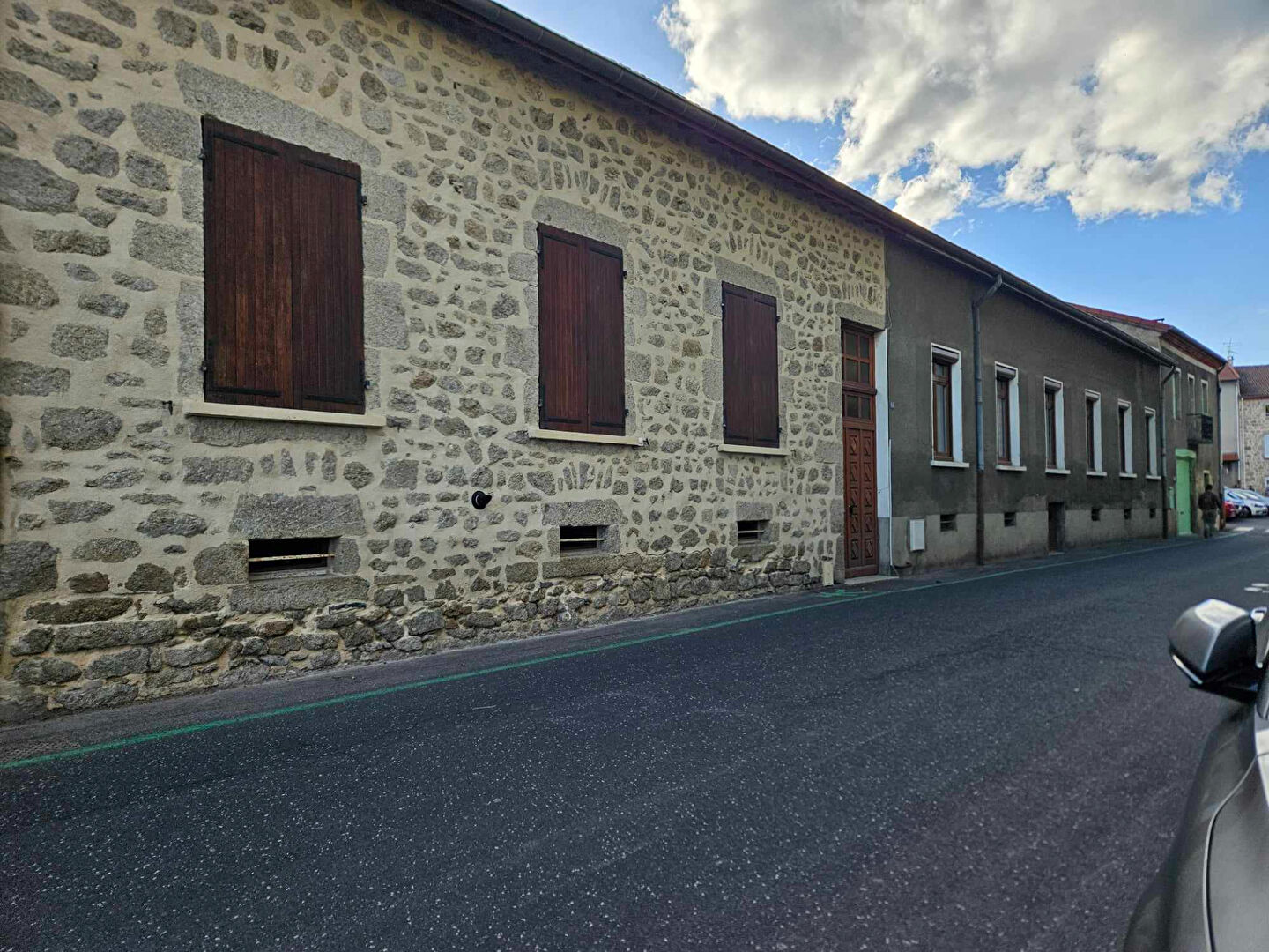 Maison composée de 2 appartements avec terrain dans le centre de Saint Maurice de Lignon