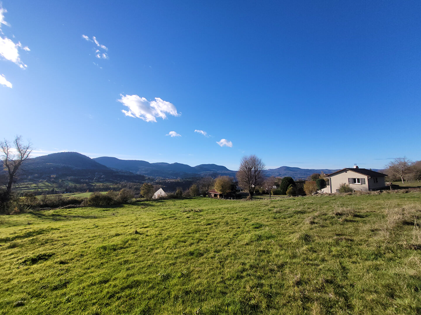 EXCLUSIVITE  BEAUX ! belle parcelle de 3600 m2 constructible avec vue dégagée