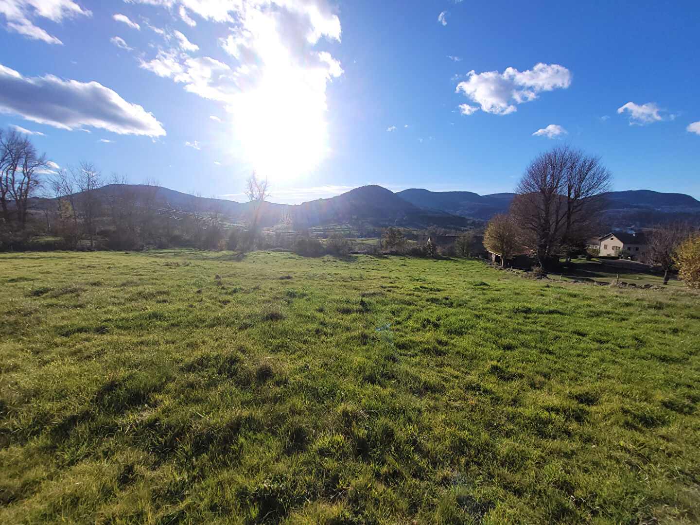 EXCLUSIVITE  BEAUX ! belle parcelle de 3600 m2 constructible avec vue dégagée