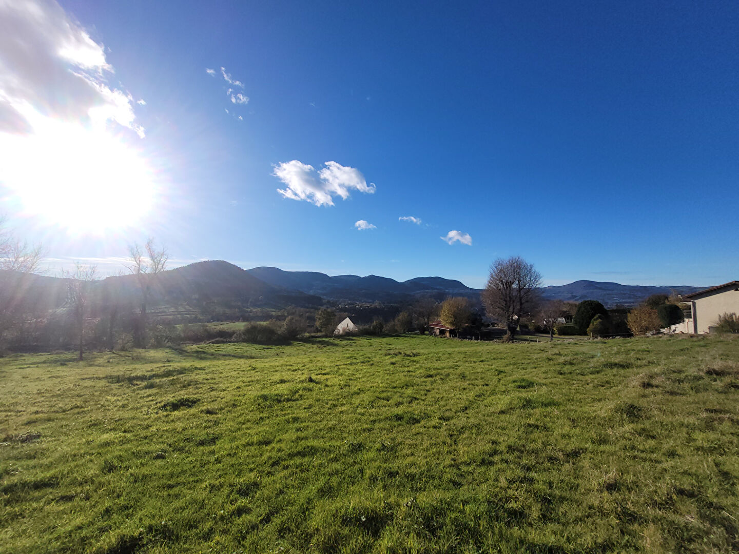 EXCLUSIVITE  BEAUX ! belle parcelle de 3600 m2 constructible avec vue dégagée