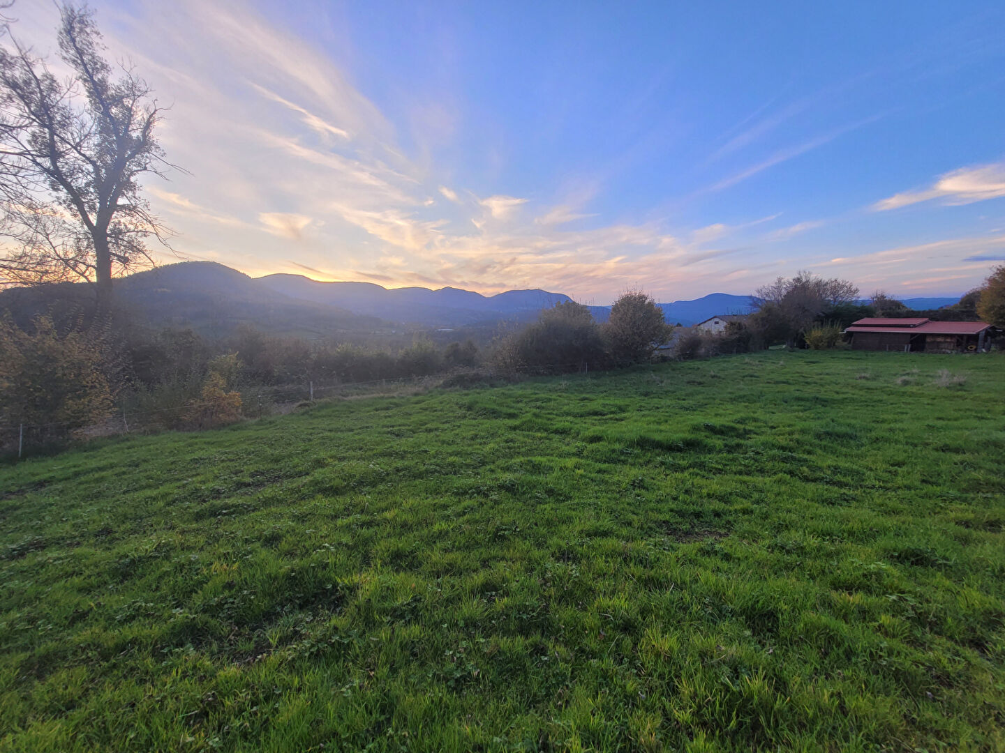 EXCLUSIVITE  BEAUX ! belle parcelle de 3600 m2 constructible avec vue dégagée