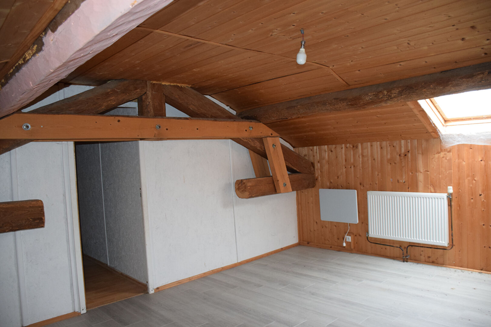 EXCLUSIVITE ! immeuble de plus de 200 m2 dans le centre de Grazac