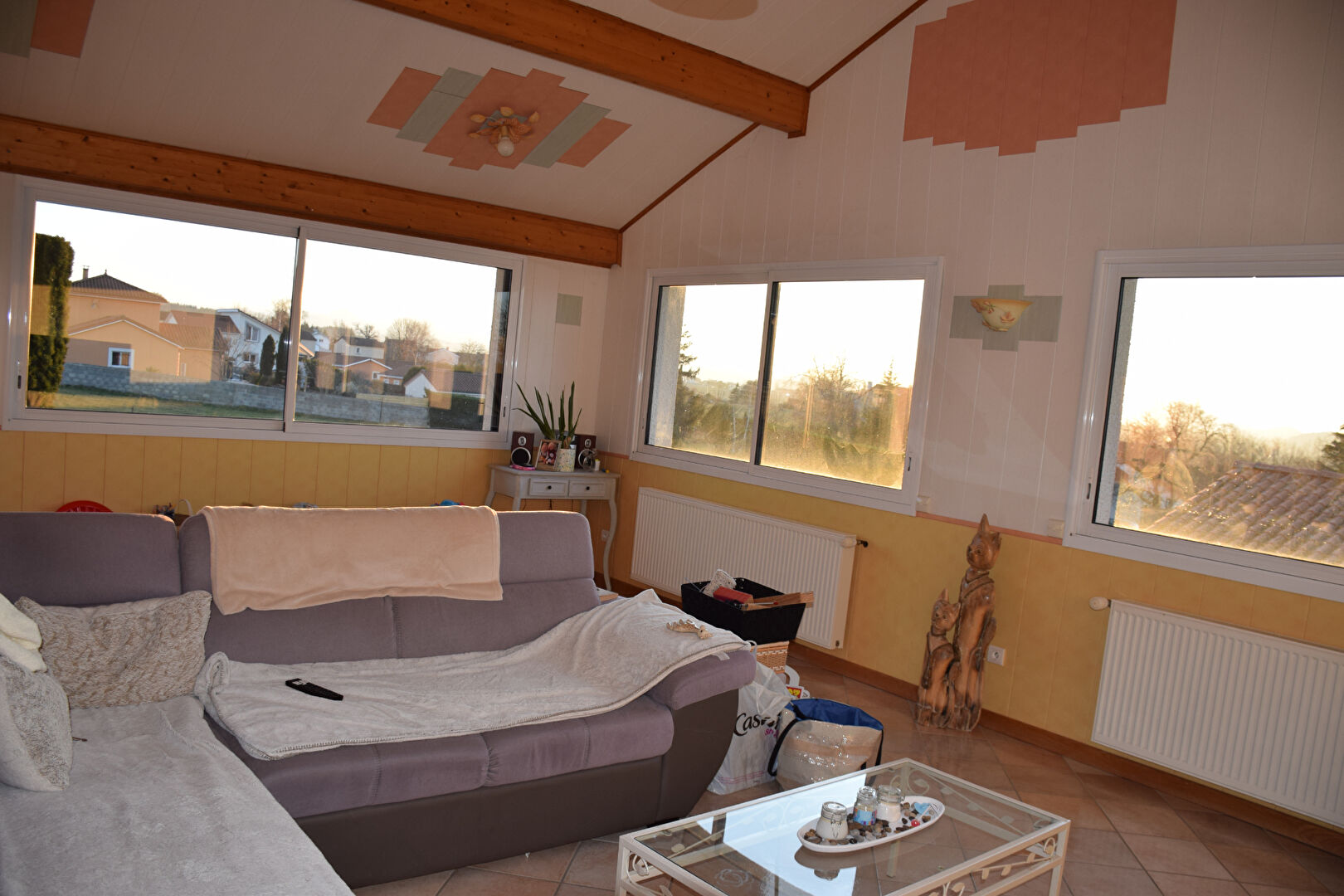 EXCLUSIVITÉ , Maison de 155 m² environ avec garage, terrasse et terrain clos à Grazac