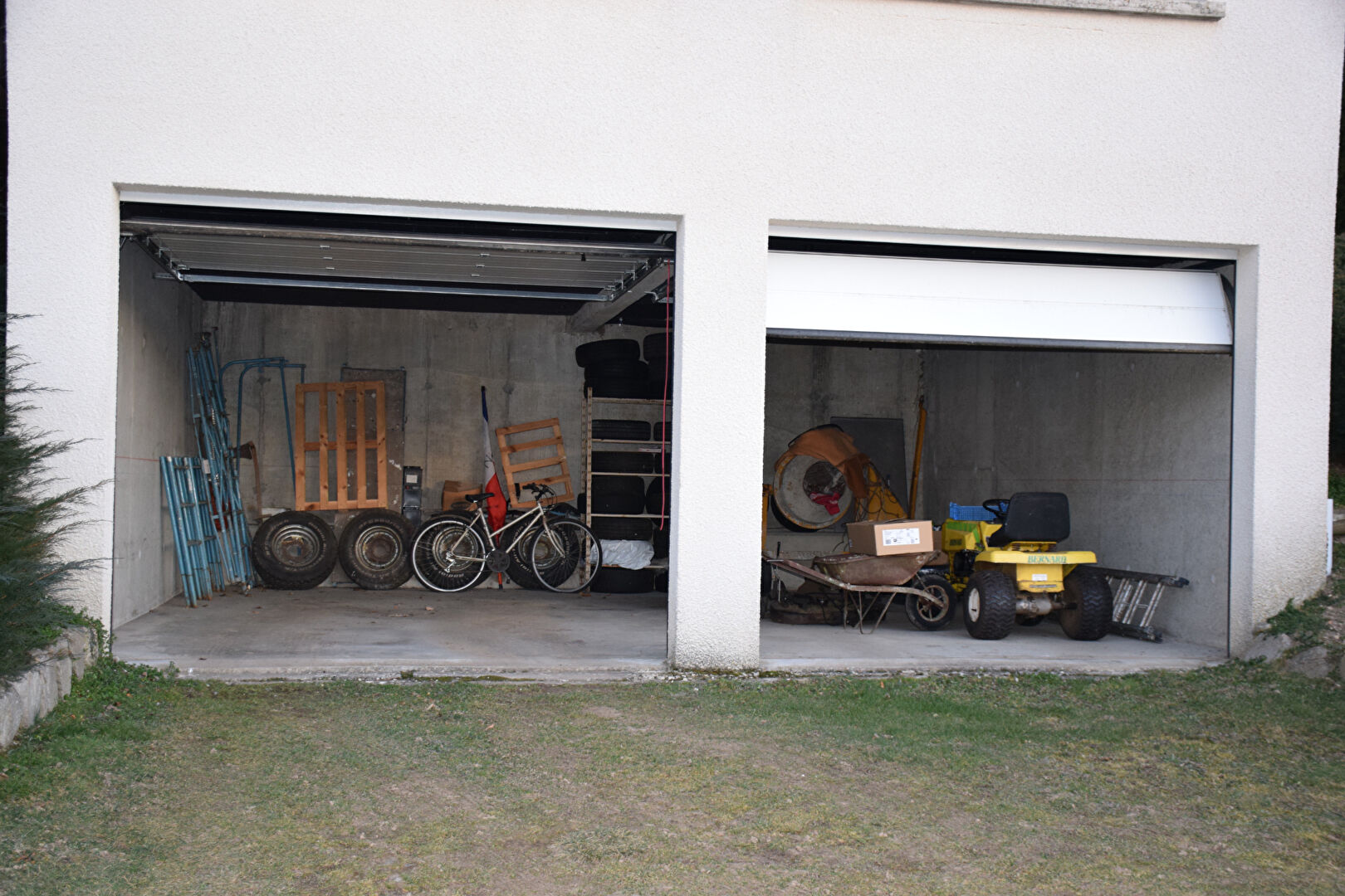 EXCLUSIVITÉ , Maison de 155 m² environ avec garage, terrasse et terrain clos à Grazac