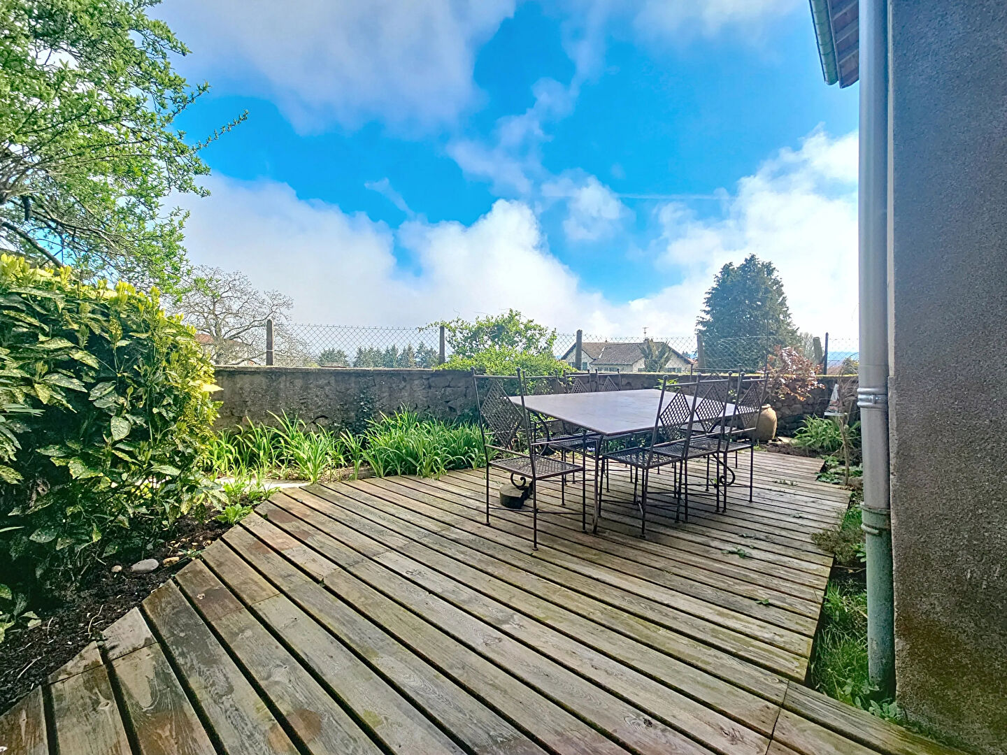 Centre Saint Maurice de lignon ! Maison de village de plus de 140 m2 avec jardin et garage