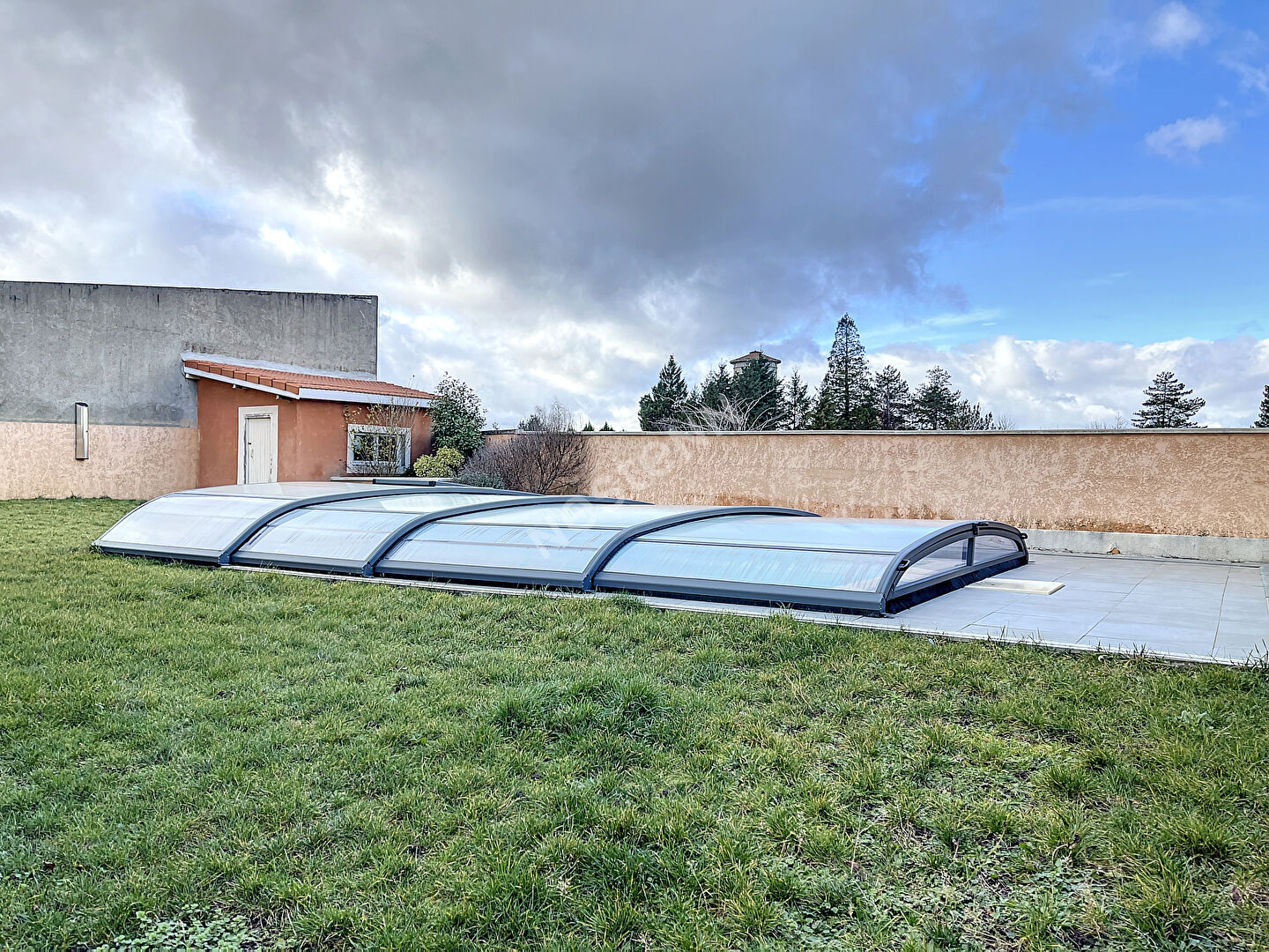 Maison proche centre SAINT MAURICE DE LIGNON avec garage, piscine couverte et terrain