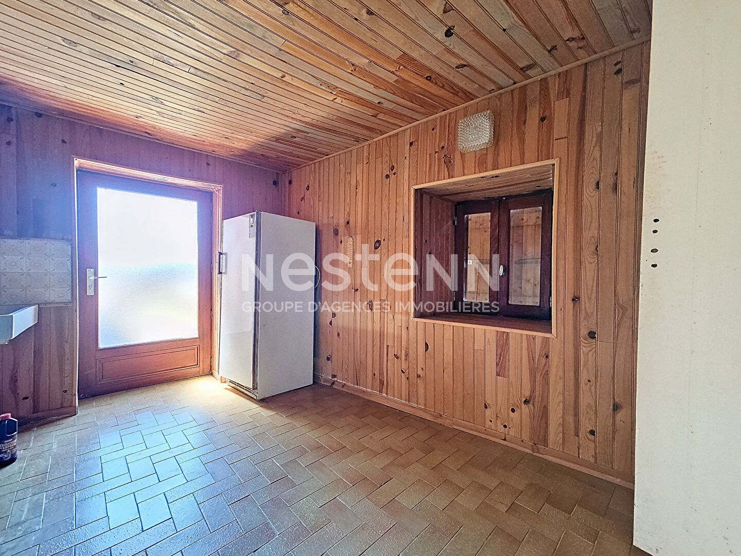 EXCLUSIVITE  ! Grande maison en pierre  avec garage et terrain clos proche centre  de GRAZAC