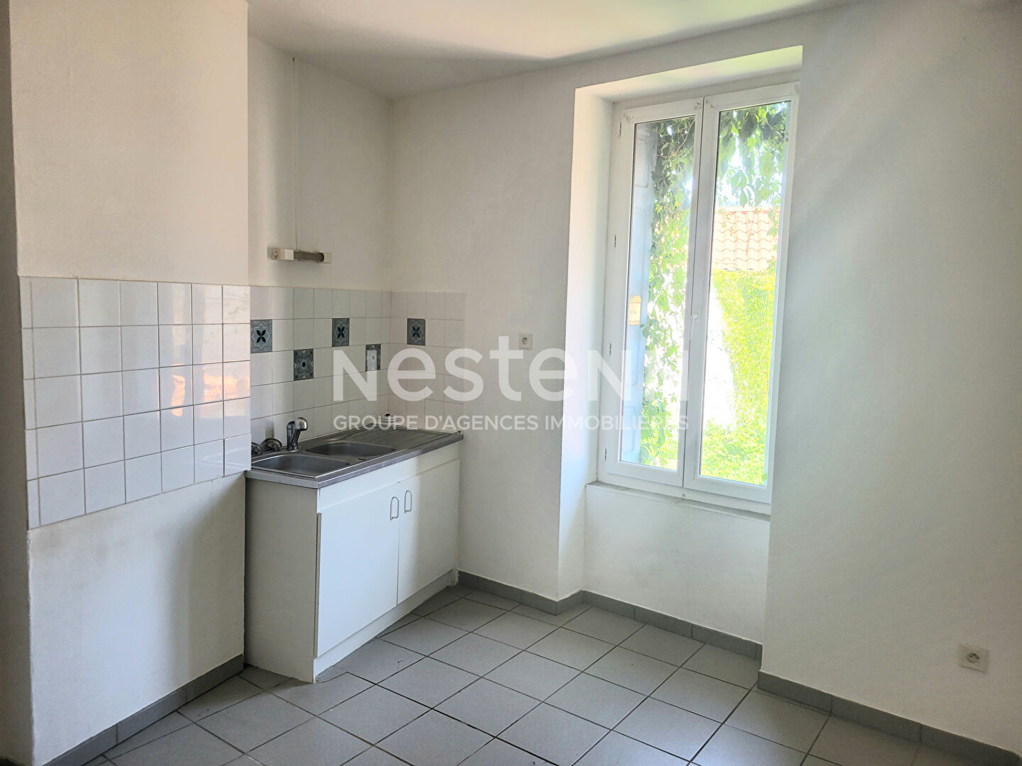 Bel appartement de 3 pièces en plein centre  de Retournac avec parking extérieur
