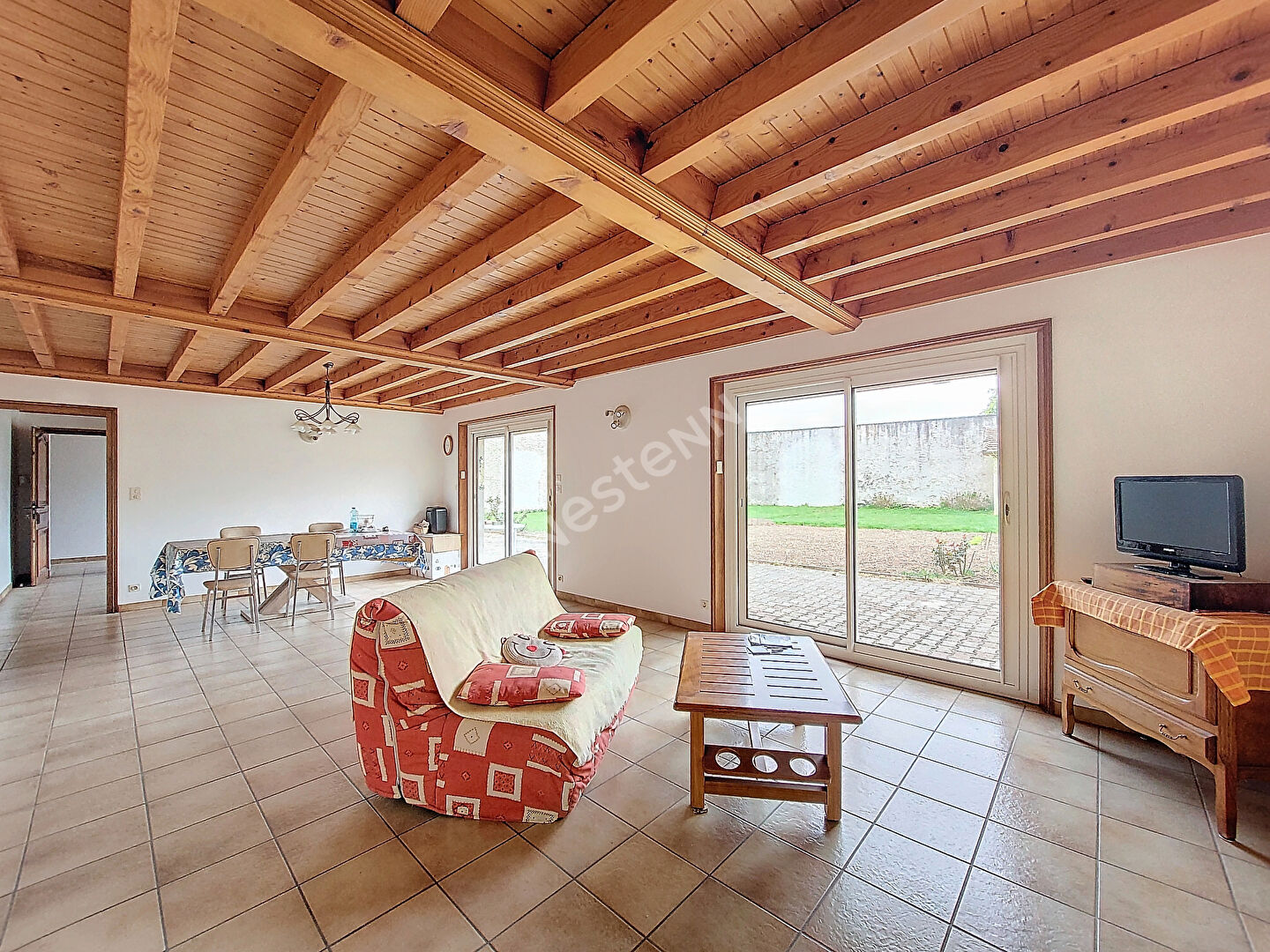 Maison composée de 2 appartements avec terrain dans le centre de Saint Maurice de Lignon