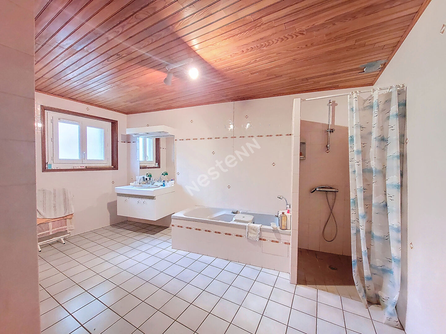 Maison composée de 2 appartements avec terrain dans le centre de Saint Maurice de Lignon