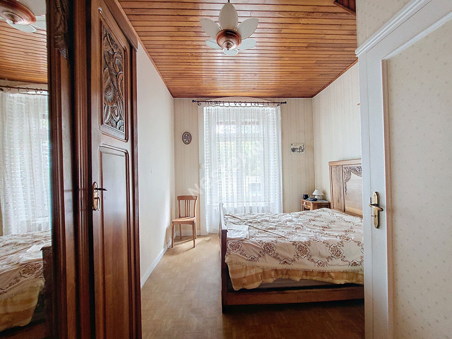 Maison composée de 2 appartements avec terrain dans le centre de Saint Maurice de Lignon
