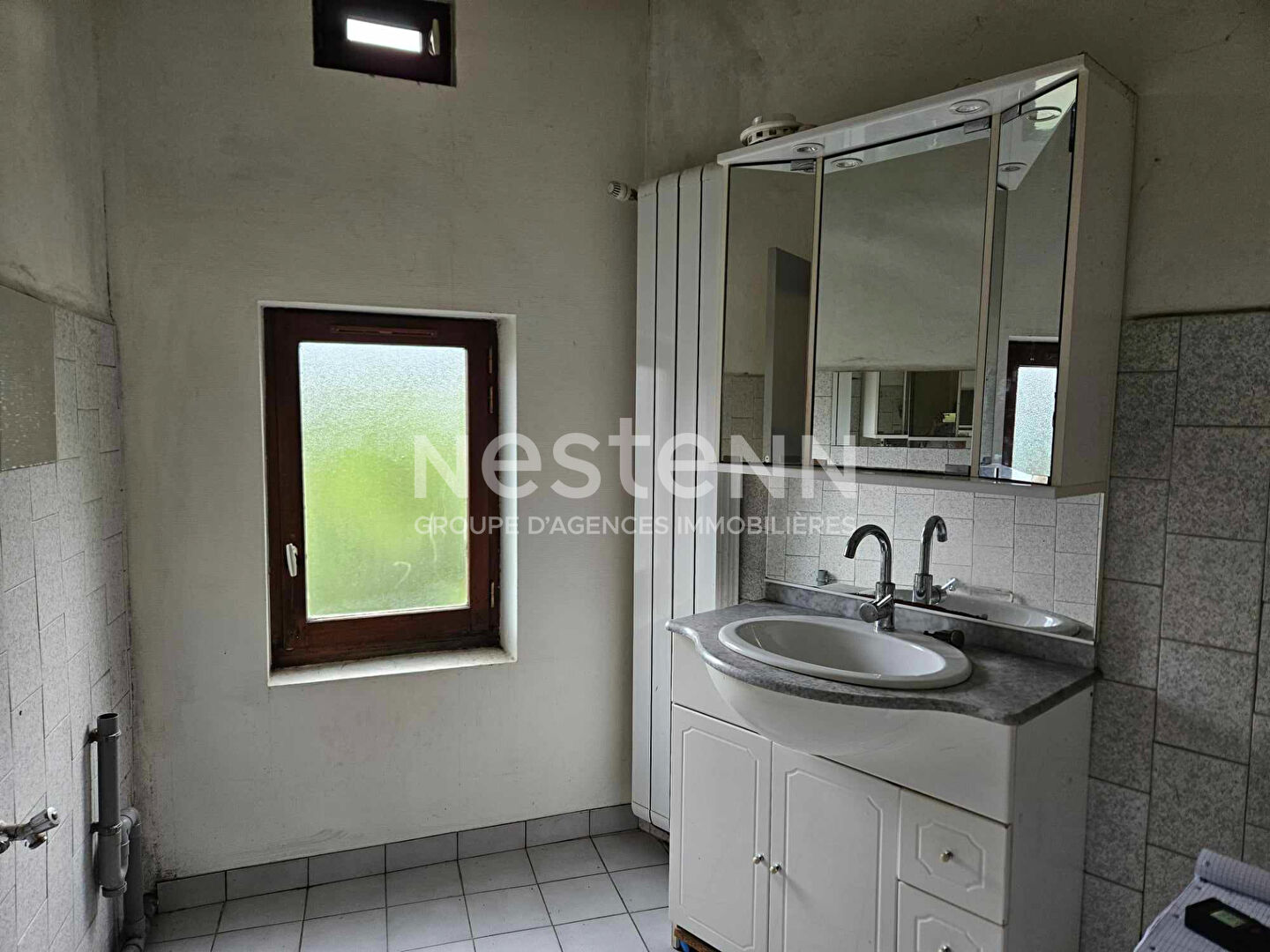 CENTRE BAS EN BASSET Maison  de village à rénover sur 450 m2 de terrain clos