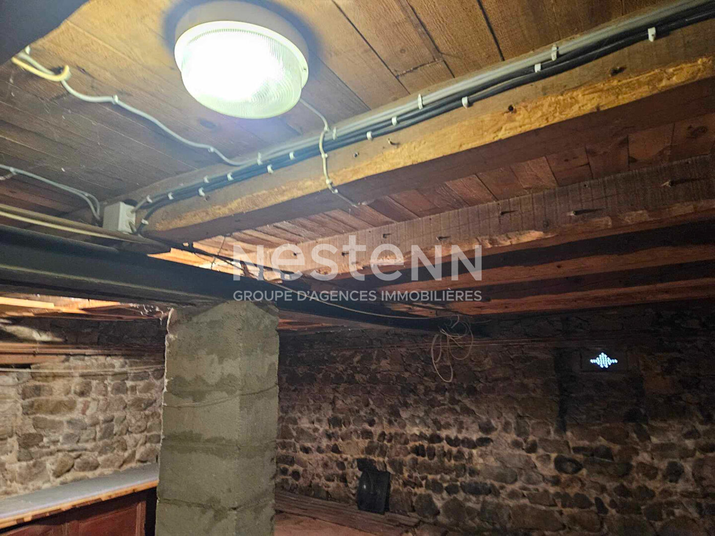 CENTRE BAS EN BASSET Maison  de village à rénover sur 450 m2 de terrain clos