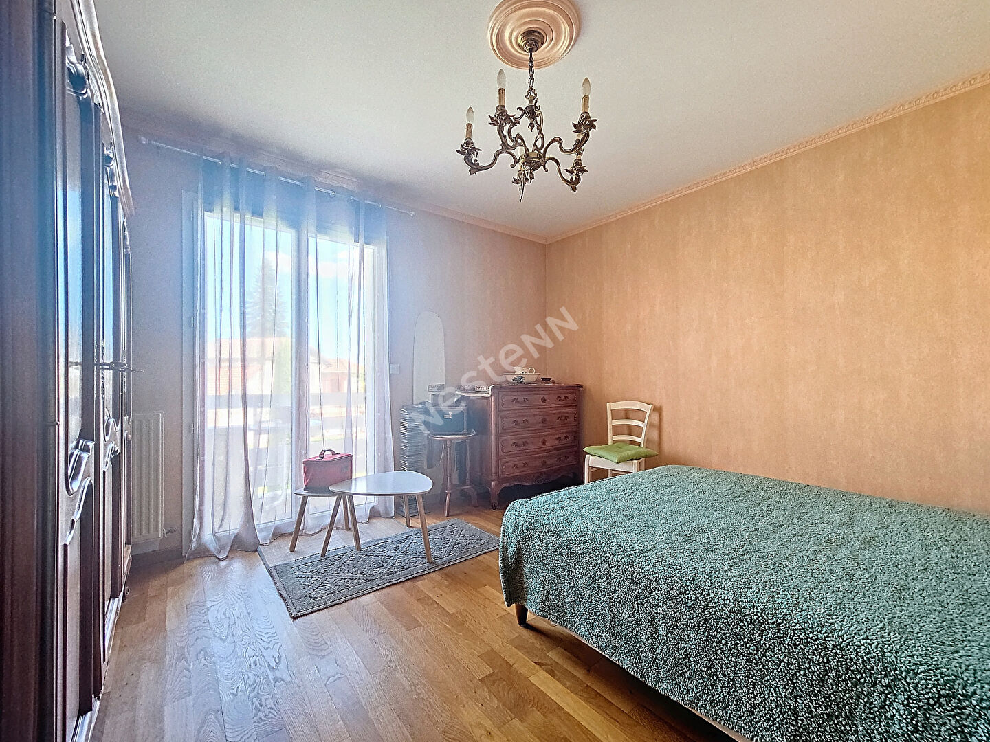 Maison sur plus de  1000 m2 de terrain clos et piscinable dans le centre de BAS EN BASSET