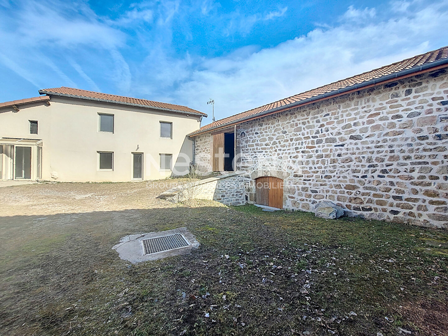 EXCLUSIVITE ! RETOURNAC Ancien corps de ferme sur 1980 m2 de terrain environ