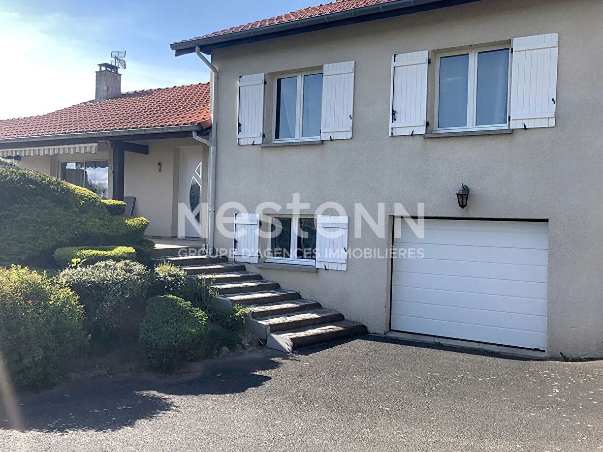 EXCLUSIVITÉ , Maison de 155 m² environ avec garage, terrasse et terrain clos à Grazac