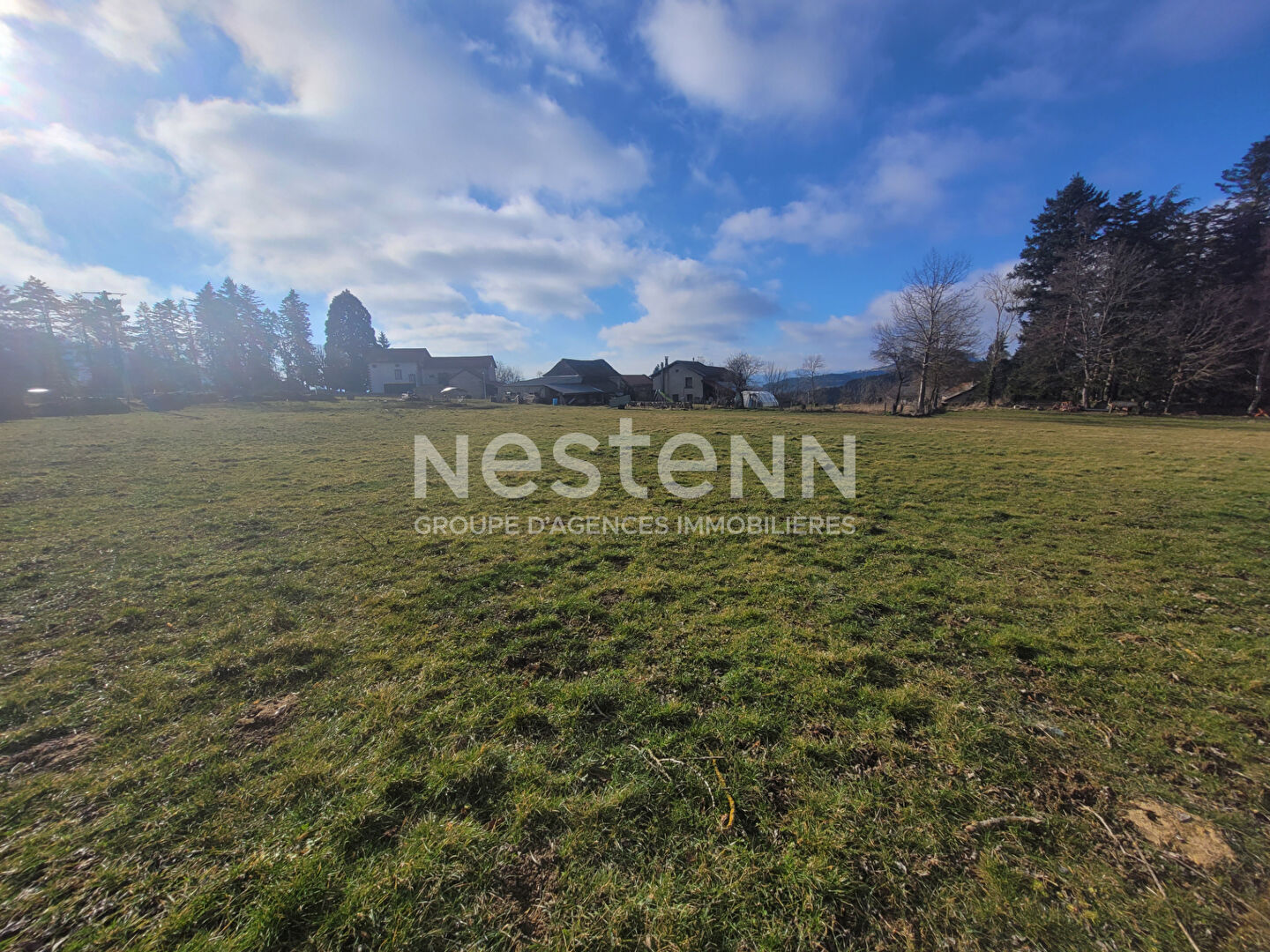 EXCLUSIVITE  SAINT JULIEN DU PINET ! Belle parcelle de 3000 m2 constructible avec vue dégagée et certificat d'urbanisme opérationnel